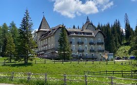 Castel Latemar Carezza Al Lago